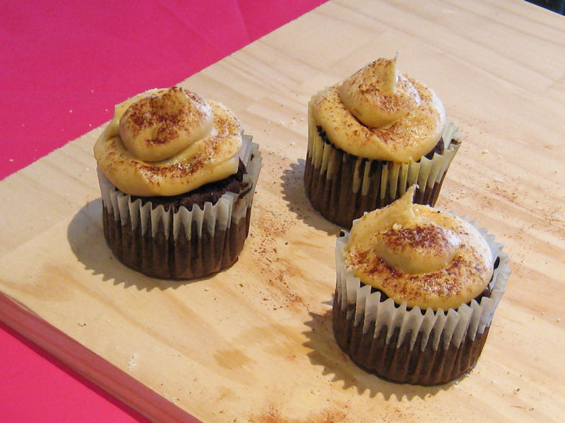 Cupcakes with peanut butter frosting 