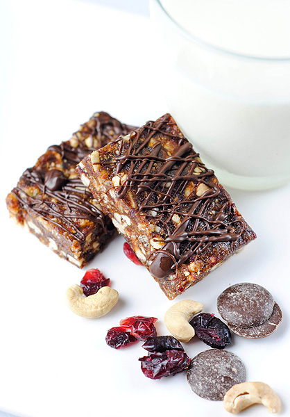 Chocolate Cherry Cashew Bars - food photography