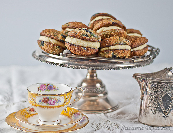 Blueberry Oatmeal Cream Cookies 
