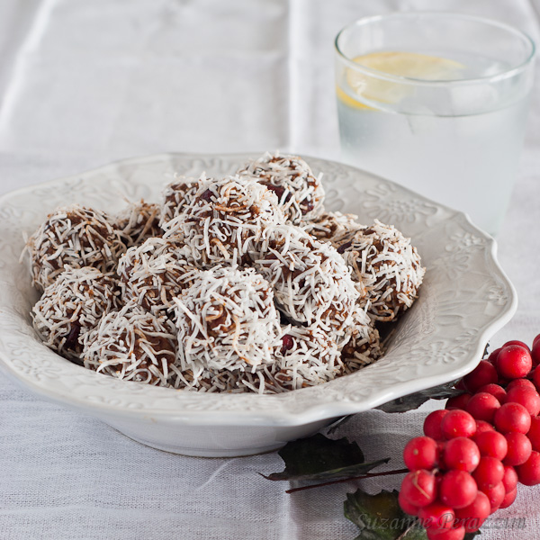 Cranberry, Chocolate & Date Truffles 