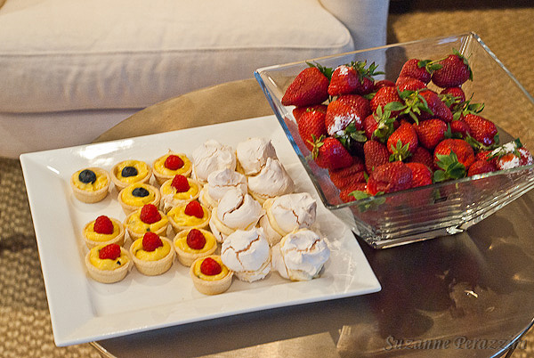 Mini custard pies, meringues and strawberries