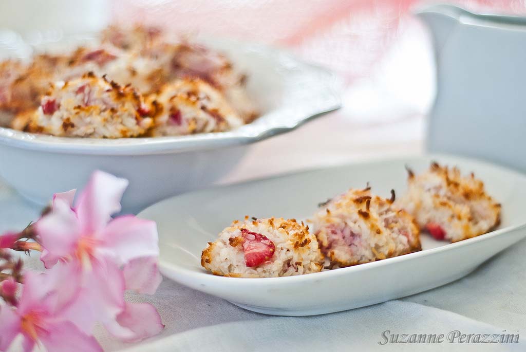 Strawberry, Coconut Macaroons - grain, dairy, gluten, nut and refined sugar-free