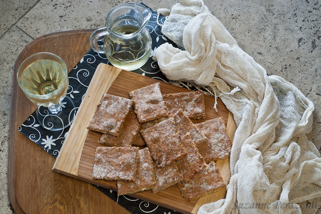 Feta Quinoa Crackers - gluten-free