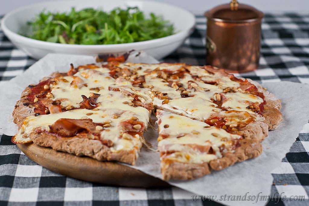 Bacon and Tomato Pizza - gluten-free & Low FODMAP