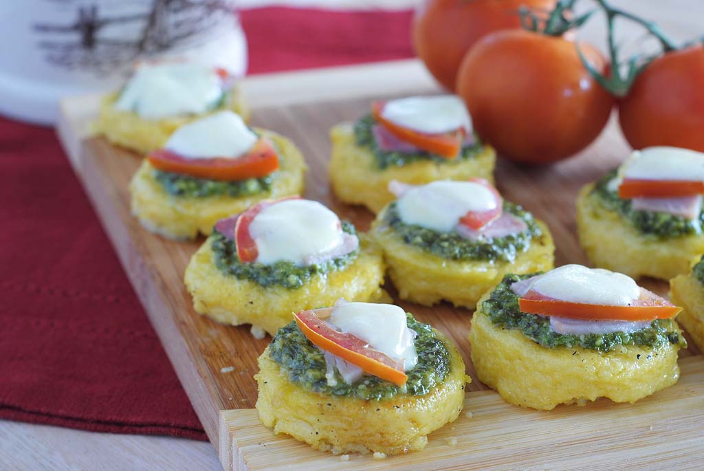 Pesto Tomato Polenta bites 