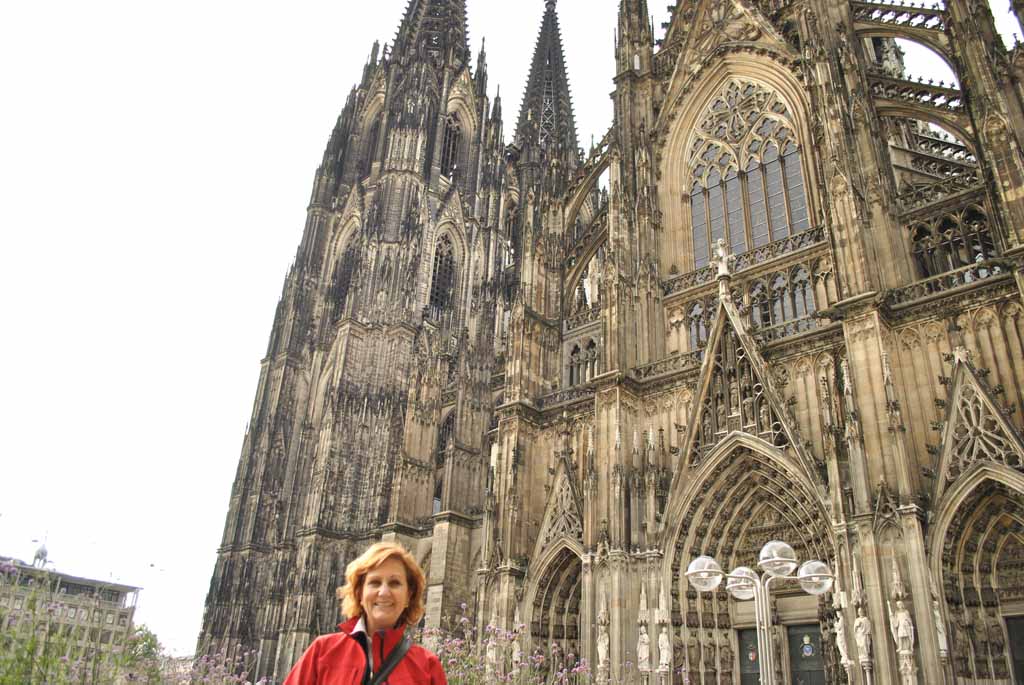 Suzanne in front of cathedral in Cologne