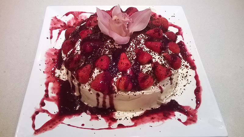 The pavlova decorated by Dana