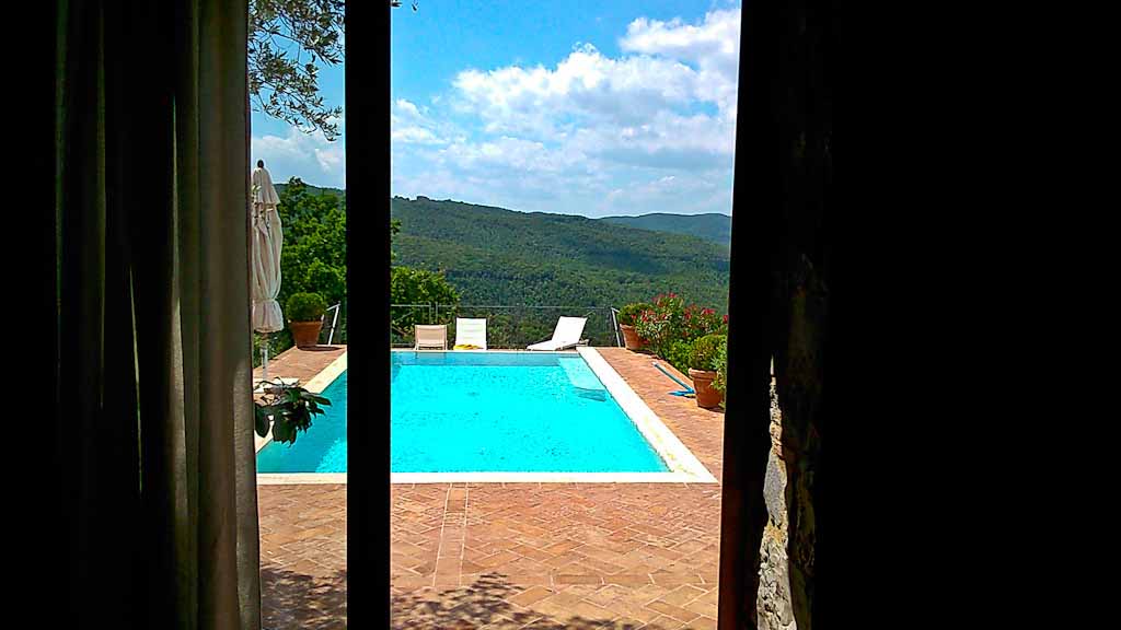 Casa Raia - from the lounge to the pool