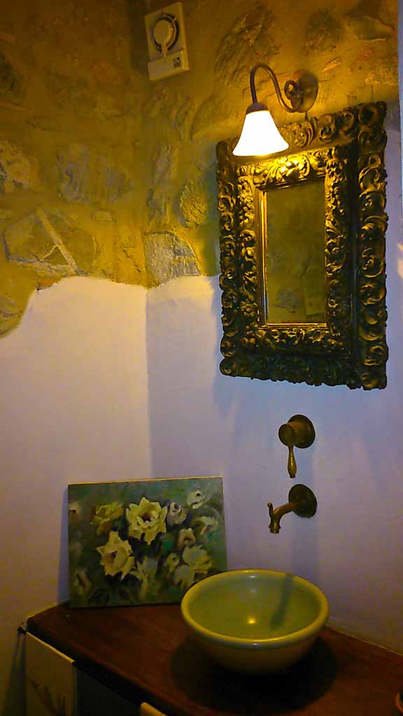 Casa Raia - the powder room